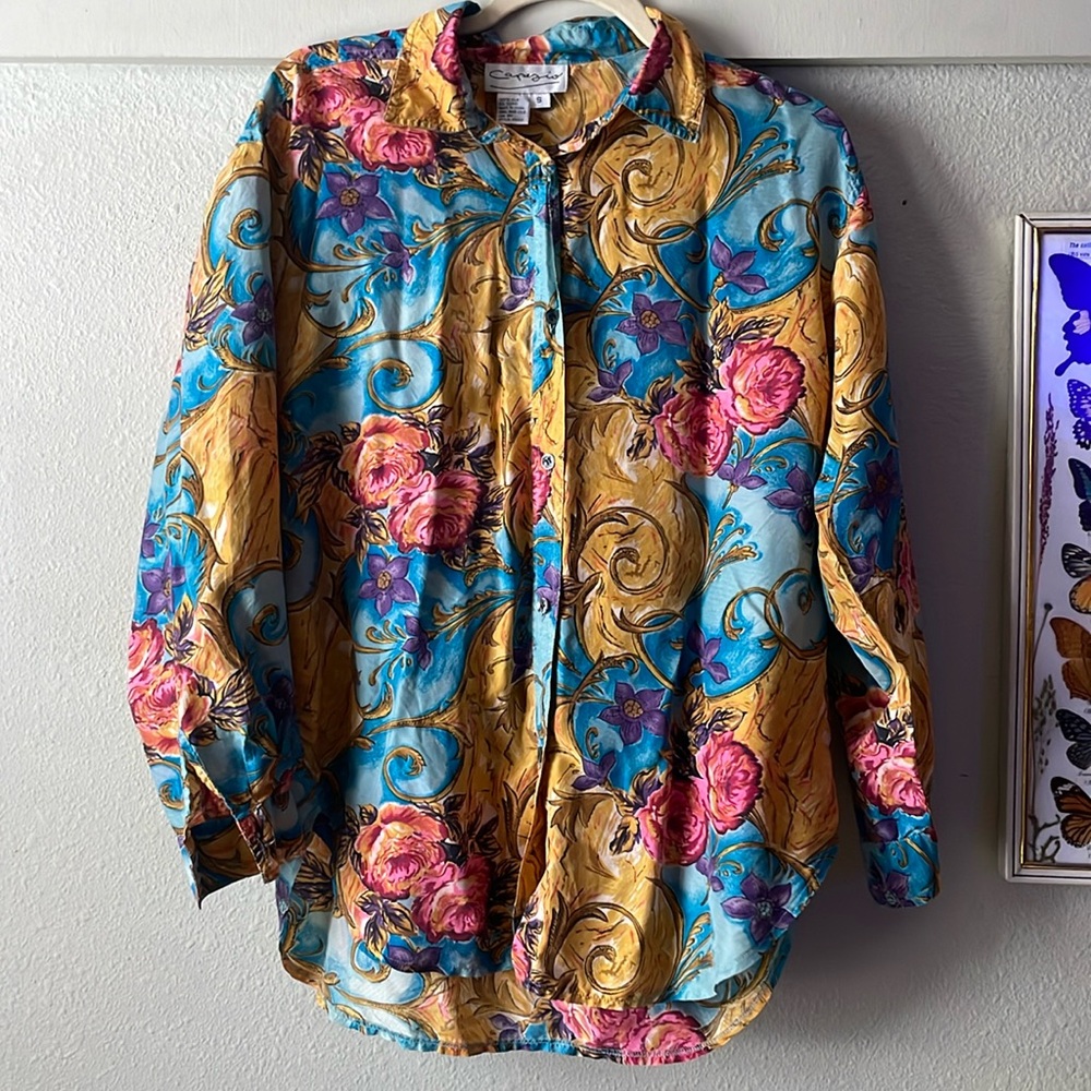 Vintage mixed media 100% silk long sleeve button down blouse by Capezio